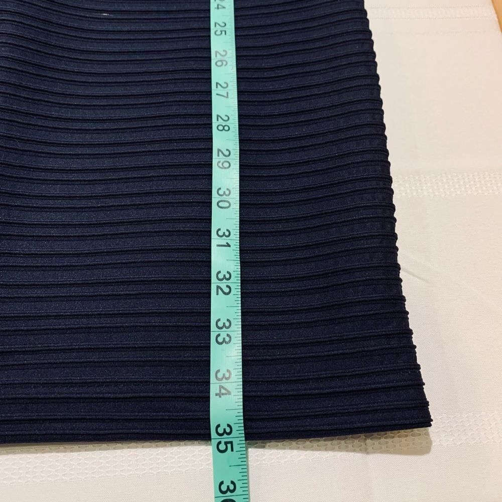 Beautiful Dress with Statement Neckline Size 4 - Picture 10 of 12